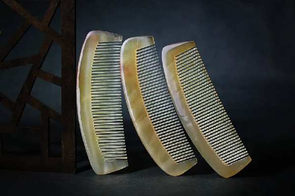 牛角梳哪種牛角最好 牛角梳買什么樣的好 牛角梳哪種牛角最好 牛角梳買什么樣的好