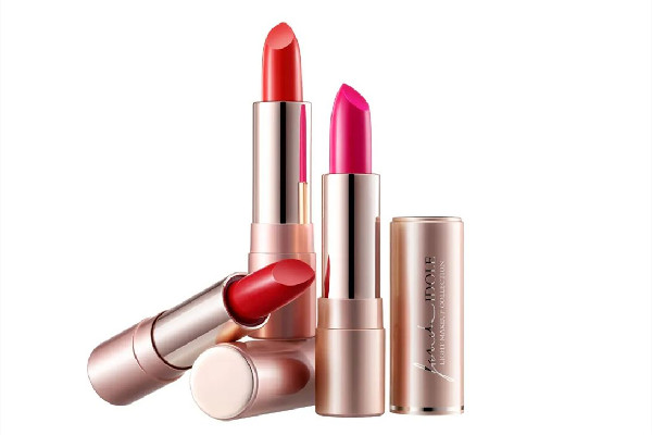 口紅怎么分辨好壞 口紅不掉色對(duì)身體有害嗎 口紅怎么分辨好壞 口紅不掉色對(duì)身體有害嗎