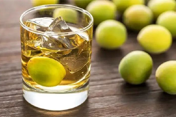 青梅酒適合什么季節(jié)喝 青梅酒可以冰鎮(zhèn)嗎 青梅酒適合什么季節(jié)喝 青梅酒可以冰鎮(zhèn)嗎