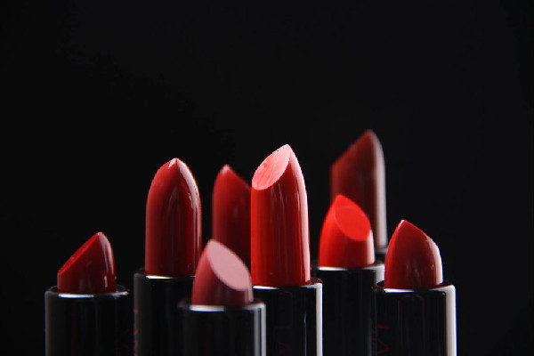 口紅買迪奧還是紀(jì)梵希 口紅怎么驗(yàn)證是否是正品