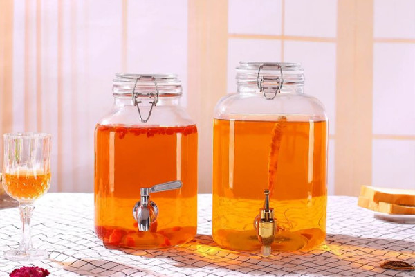 泡酒是黑枸杞好還是紅枸杞好 泡酒放冰糖的比例是多少 泡酒是黑枸杞好還是紅枸杞好 泡酒放冰糖的比例是多少