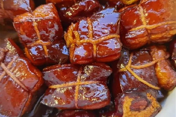 東坡肉是不是紅燒肉 東坡肉是誰(shuí)發(fā)明的