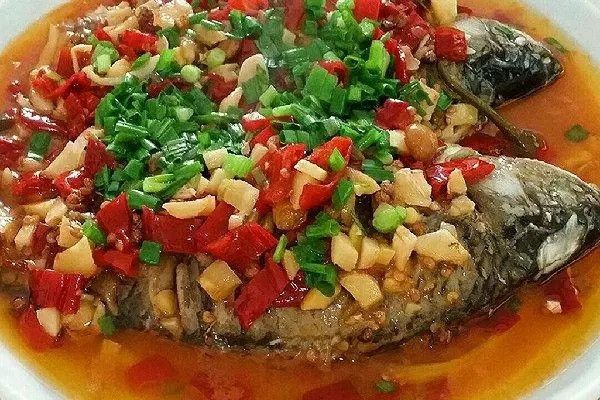 鯽魚買大的還是買小的好呢 鯽魚刺太多怎么處理 鯽魚買大的還是買小的好呢 鯽魚刺太多怎么處理