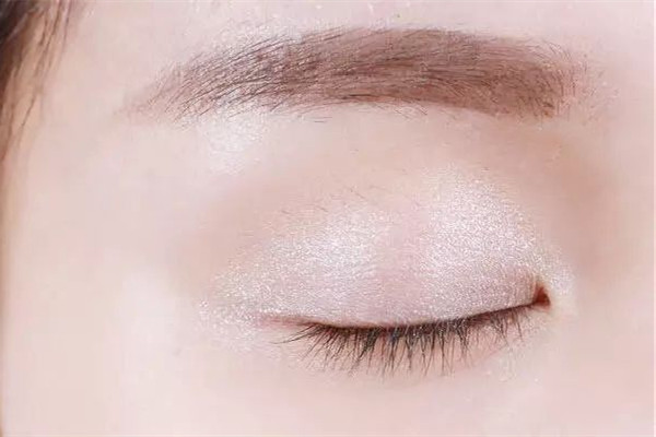 武漢填充眼窩凹陷需要多少錢 武漢填充眼窩哪家好 武漢填充眼窩凹陷需要多少錢 武漢填充眼窩哪家好