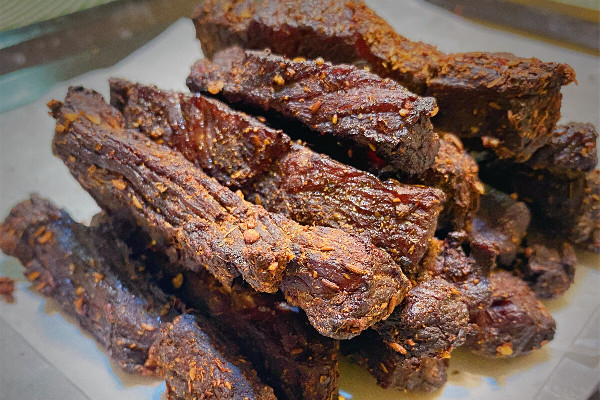 牛肉干放了幾天有白色粉末是什么啊 牛肉干會(huì)變質(zhì)嗎 牛肉干放了幾天有白色粉末是什么啊 牛肉干會(huì)變質(zhì)嗎