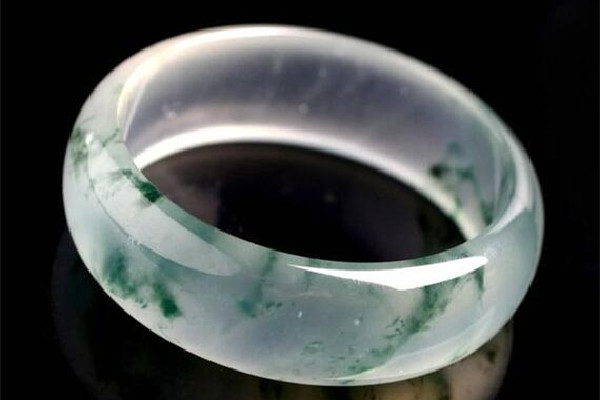 冰種翡翠手鐲會越戴越透嗎 冰種翡翠手鐲有棉絮怎么養(yǎng) 冰種翡翠手鐲會越戴越透嗎 冰種翡翠手鐲有棉絮怎么養(yǎng)