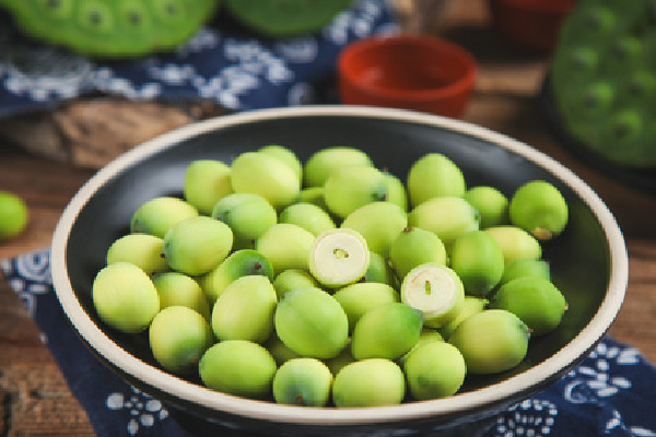 新鮮蓮子減肥期間可以吃嗎 新鮮蓮子適合怎么吃 新鮮蓮子減肥期間可以吃嗎 新鮮蓮子適合怎么吃