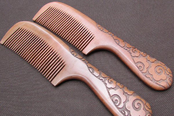 桃木梳子的功效和作用 桃木梳子防脫發(fā)嗎