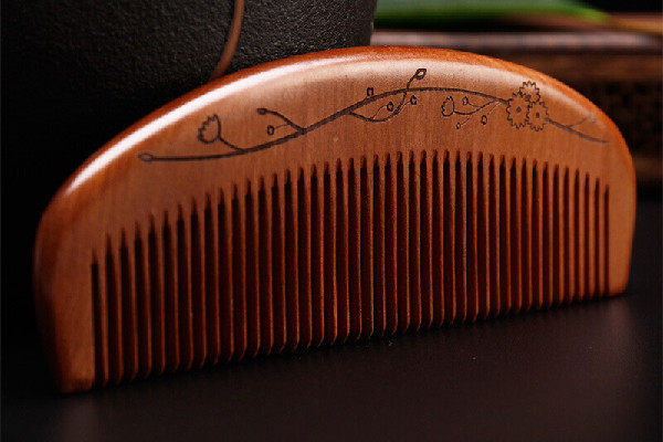 桃木梳子怎么分真假 桃木梳子會變形嗎 桃木梳子怎么分真假 桃木梳子會變形嗎