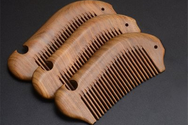 檀木梳子多少錢一把 檀木梳子買什么牌子 檀木梳子多少錢一把 檀木梳子買什么牌子