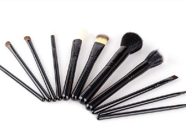 化妝刷不干凈會(huì)引起臉過敏嗎 化妝刷會(huì)有螨蟲嗎