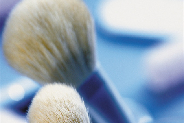 化妝刷可以在太陽(yáng)底下曬嗎 化妝刷要用專門的清洗劑洗嗎 化妝刷可以在太陽(yáng)底下曬嗎 化妝刷要用專門的清洗劑洗嗎