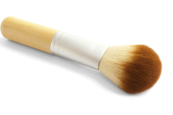 化妝刷用之前需要打濕嗎 化妝刷的分類與用法 化妝刷用之前需要打濕嗎 化妝刷的分類與用法