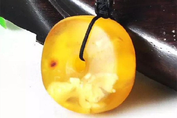 蜜蠟可以戴著洗澡不 蜜蠟佩戴注意事項(xiàng) 蜜蠟可以戴著洗澡不 蜜蠟佩戴注意事項(xiàng)