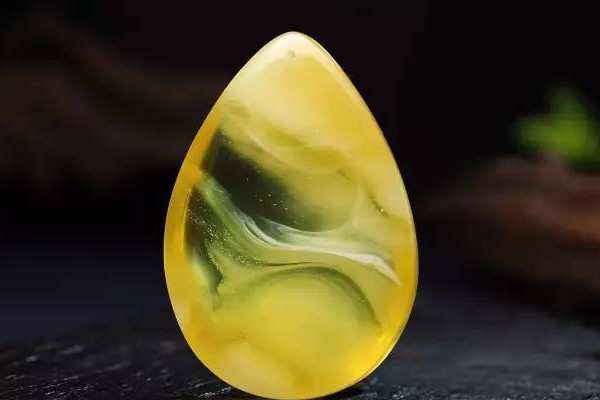 蜜蠟有紋路的好還是沒有紋路的好 蜜蠟怎么看品質(zhì)好壞 蜜蠟有紋路的好還是沒有紋路的好 蜜蠟怎么看品質(zhì)好壞