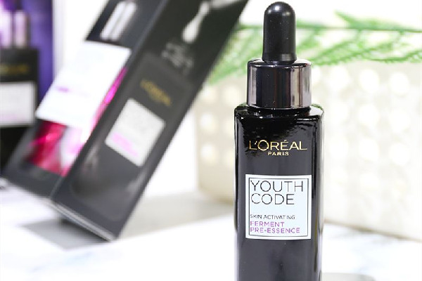 歐萊雅小黑瓶肌底液和雅詩蘭黛小棕瓶哪個好 歐萊雅小黑瓶肌底液和雅詩蘭黛小棕瓶能一起用嗎