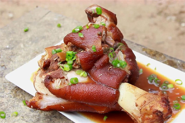 豬肘子可以補充膠原蛋白嗎 豬肘子對人體有哪些好處呢 豬肘子可以補充膠原蛋白嗎 豬肘子對人體有哪些好處呢