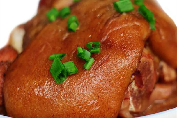 豬肘子買(mǎi)大的好還是小的好 豬肘子買(mǎi)什么樣的好