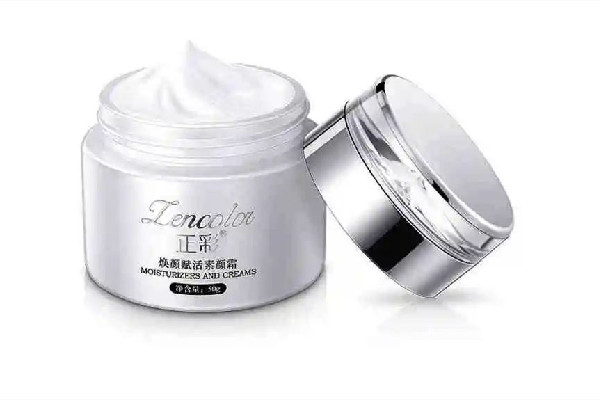 素顏霜和防曬霜先用哪個 素顏霜在哪個步驟使用 素顏霜和防曬霜先用哪個 素顏霜在哪個步驟使用