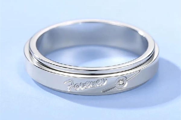 銀戒指適合做婚戒嗎 銀戒指可以一直佩戴嗎 銀戒指適合做婚戒嗎 銀戒指可以一直佩戴嗎