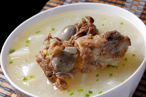 骨頭湯到底能不能補(bǔ)鈣 骨頭湯有營養(yǎng)嗎 骨頭湯到底能不能補(bǔ)鈣 骨頭湯有營養(yǎng)嗎