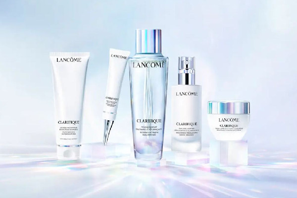 蘭蔻極光水用來(lái)臉上有辣辣的感覺 蘭蔻極光水用了起痘痘怎么回事 蘭蔻極光水用來(lái)臉上有辣辣的感覺 蘭蔻極光水用了起痘痘怎么回事