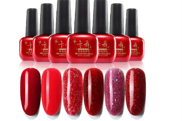 甲油膠可以不用底膠和封層嗎 甲油膠對(duì)指甲傷害有多大 甲油膠可以不用底膠和封層嗎 甲油膠對(duì)指甲傷害有多大