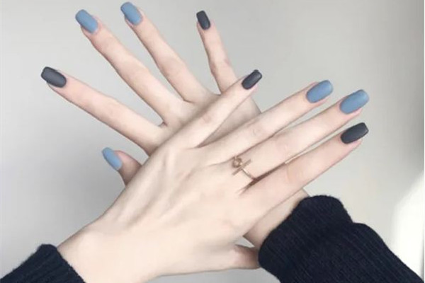 磨砂美甲烤燈為什么會痛 磨砂美甲要烤多久 磨砂美甲烤燈為什么會痛 磨砂美甲要烤多久