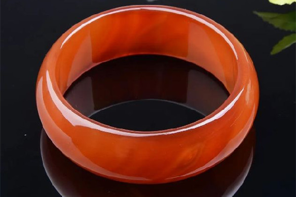 紅玉髓值錢(qián)嗎 紅玉髓價(jià)格大概多少