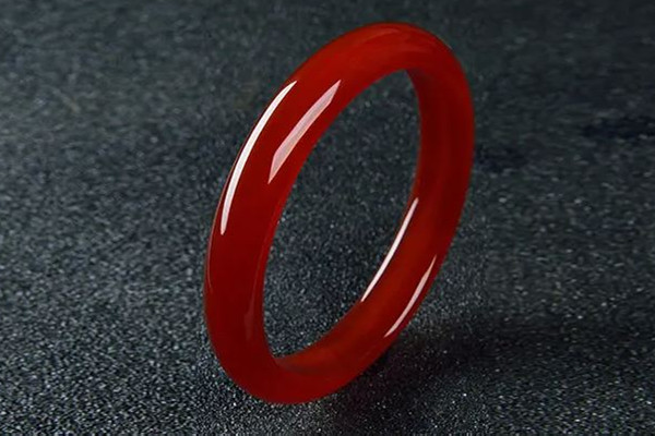 紅玉髓和紅瑪瑙哪個(gè)值錢(qián) 紅玉髓是玉石嗎