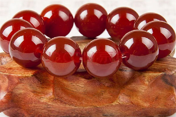 紅玉髓值錢(qián)嗎 紅玉髓價(jià)格大概多少