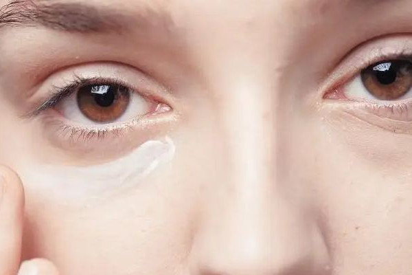 武漢下眼袋摘除手術多少錢 武漢下眼袋摘除手術醫(yī)院