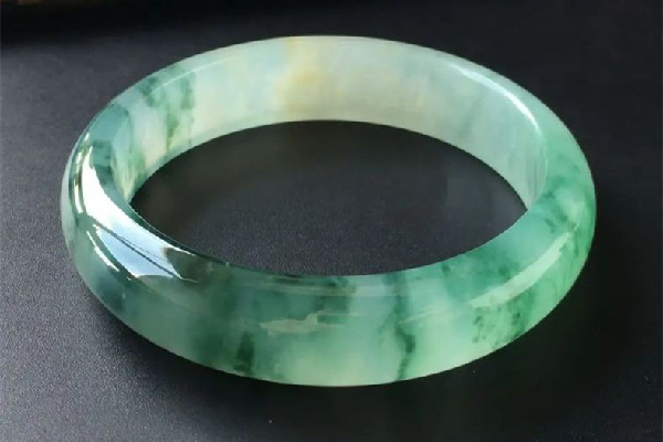 飄花手鐲戴久了飄花會(huì)散開嗎 飄花手鐲戴久了有什么樣的變化 飄花手鐲戴久了飄花會(huì)散開嗎 飄花手鐲戴久了有什么樣的變化