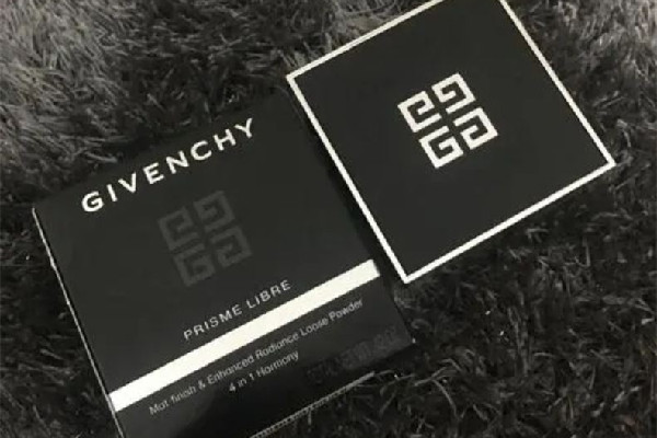 紀(jì)梵希散粉有幾個色號 紀(jì)梵希散粉有幾個版本