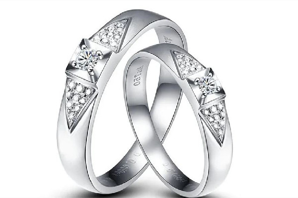 婚戒和對戒一定都要買嗎 婚戒是戴在哪個(gè)手指