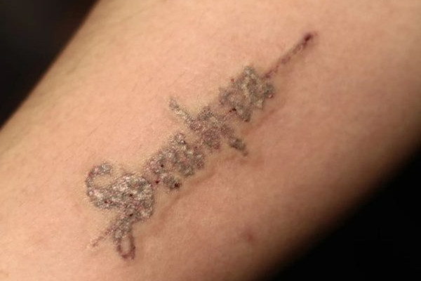 江漢路步行街眾刺紋畫·穿刺·洗紋身·遮蓋店洗紋身會(huì)疼嗎 洗紋身的方法有幾種