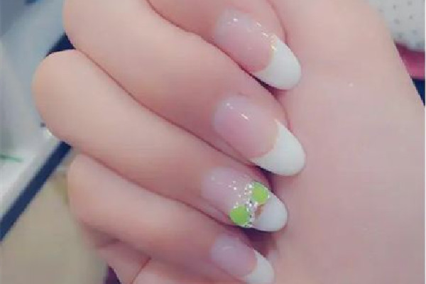 法式美甲可以保持多久 法式美甲和普通美甲的區(qū)別 法式美甲可以保持多久 法式美甲和普通美甲的區(qū)別