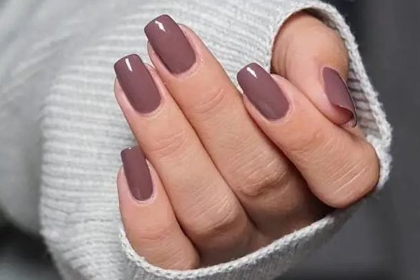 江漢路步行街KOLYBEAUTY寇寇美甲美容美睫韓式定妝店有哪些項(xiàng)目 純色美甲哪個(gè)顏色顯手白