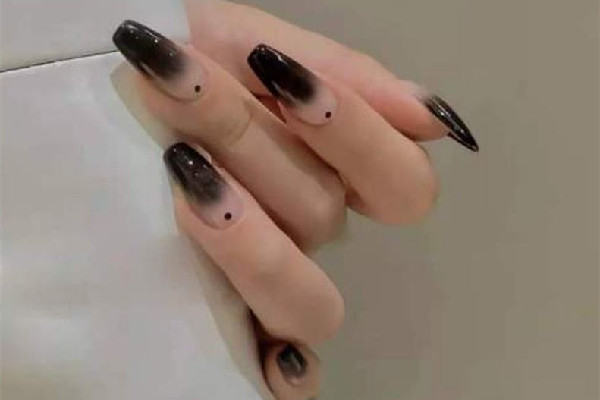 漸變美甲多少錢 漸變美甲和貓眼美甲哪個貴 漸變美甲多少錢 漸變美甲和貓眼美甲哪個貴