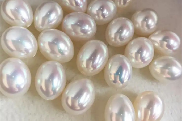 淡水珍珠有幾種顏色 淡水珍珠的等級(jí)與分類(lèi)