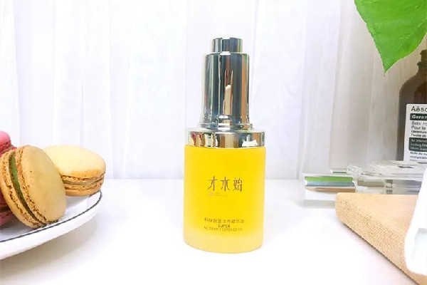 精華油用了還要用精華嗎 精華油和精華液先用哪個(gè) 精華油用了還要用精華嗎 精華油和精華液先用哪個(gè)