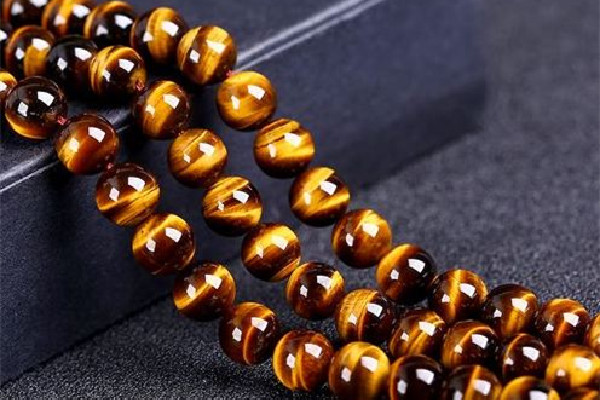 虎眼石和黑曜石哪個好 虎眼石和貔貅能一起戴嗎
