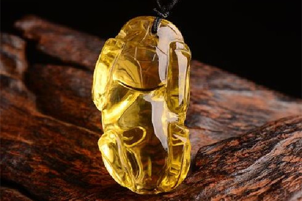 黃水晶的功效和作用 黃水晶對事業(yè)有幫助嗎 黃水晶的功效和作用 黃水晶對事業(yè)有幫助嗎