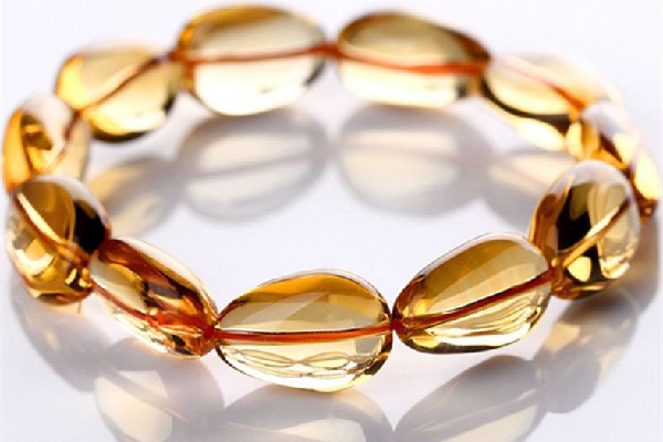 黃水晶和金發(fā)晶哪個招財更好 黃水晶戴哪只手才招財 黃水晶和金發(fā)晶哪個招財更好 黃水晶戴哪只手才招財