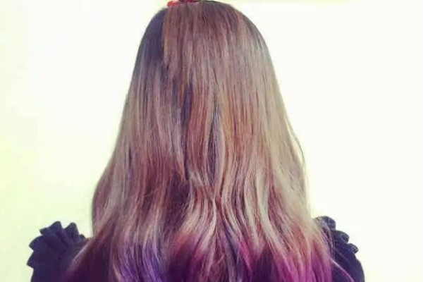 燙頭發(fā)一般需要幾個小時 燙頭發(fā)有哪幾種燙法 燙頭發(fā)一般需要幾個小時 燙頭發(fā)有哪幾種燙法