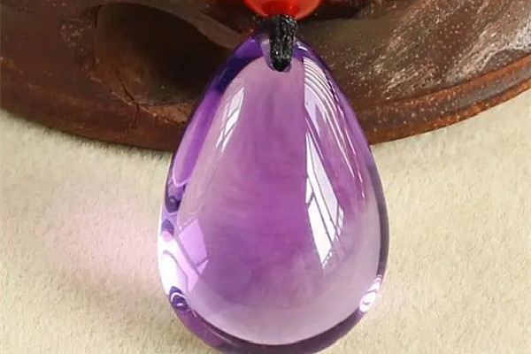 紫水晶會(huì)曬褪色嗎 紫水晶可以在晚上發(fā)光嗎 紫水晶會(huì)曬褪色嗎 紫水晶可以在晚上發(fā)光嗎