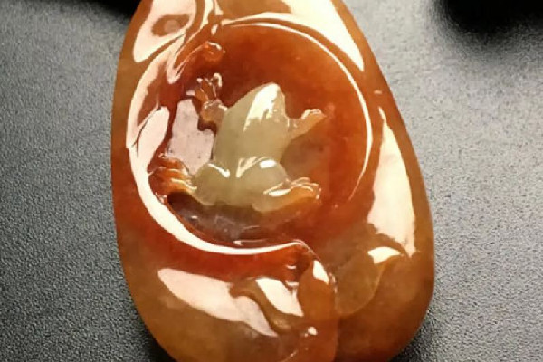 紅翡翠可以戴著洗澡嗎 紅翡翠可以用水清洗嗎 紅翡翠可以戴著洗澡嗎 紅翡翠可以用水清洗嗎