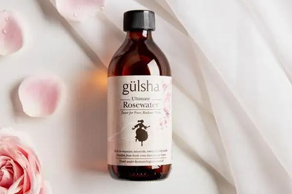 玫瑰純露要稀釋嗎 玫瑰純露什么時候用最好 玫瑰純露要稀釋嗎 玫瑰純露什么時候用最好