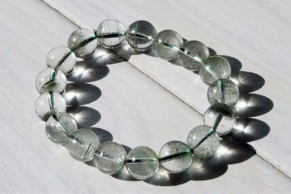 綠幽靈手鏈戴哪只手 綠幽靈手鏈一般多少顆 綠幽靈手鏈戴哪只手 綠幽靈手鏈一般多少顆