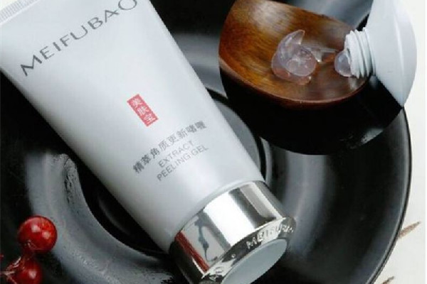去角質(zhì)啫喱會(huì)讓角質(zhì)變薄嗎 去角質(zhì)啫喱對(duì)皮膚好還是不好